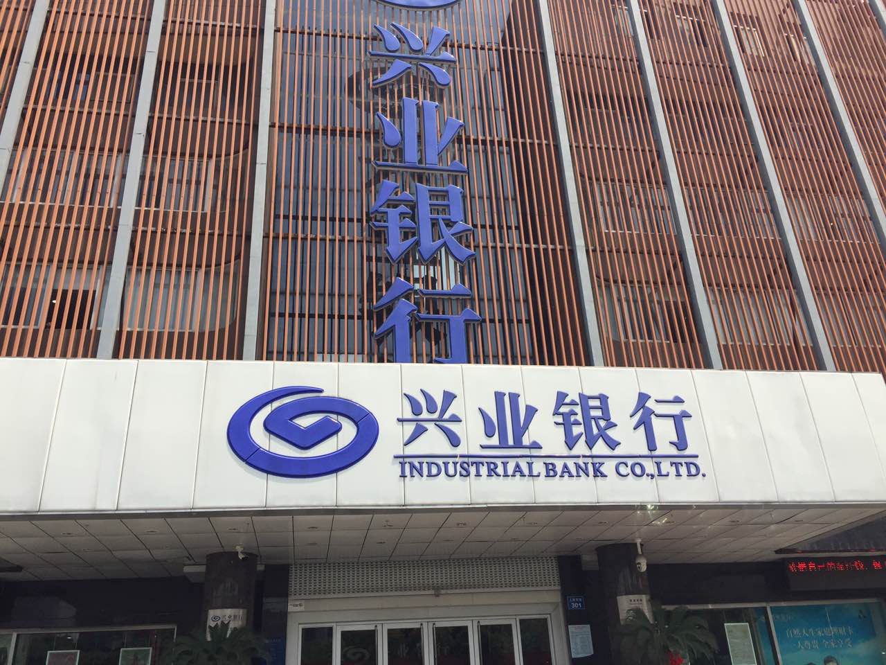 140139vi28tce2su0rmzgmoq69